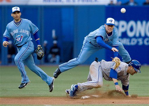 MLB: Azulejos 9, Reales 3;