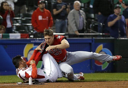 Canadá le pega a México y complica su pase