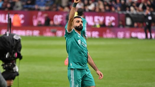Liverpool mantiene pleno de victorias con gol a última hora de Mohamed Salah
