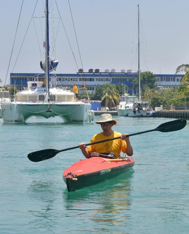Un estadounidense ciego inicia el primer cruce en kayak desde Cuba a EEUU