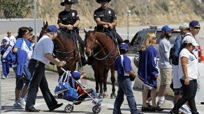 Fanático agredido en aparcamiento demanda a Dodgers