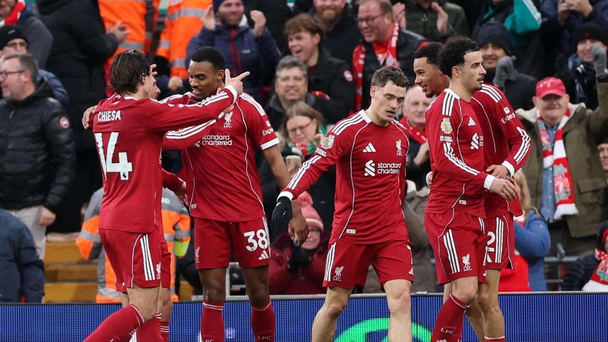 Liverpool sufre pero consigue los tres puntos ante el Wolves Liverpool sufre pero consigue los tres puntos ante el Wolves