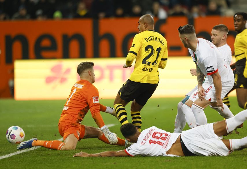 Borussia Dortmund tropieza y deja puntos contra el Augsburgo