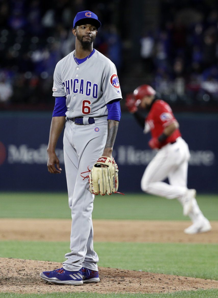 MLB investiga mensajes racistas a lanzador de Cachorros