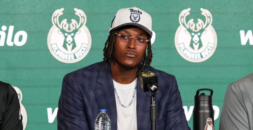 NBA: Bucks presentaron al pívot Myles Turner