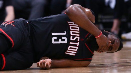 James Harden, astro de los Rockets, enfrenta cargos por robo y agresión física