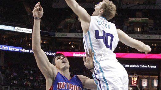 Hornets rompen racha de 4 victorias de Pistons