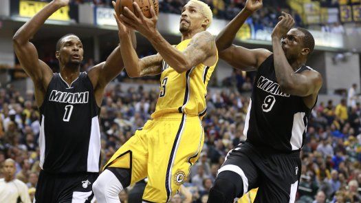 Ellis anota 24 y Pacers doblegan al Heat