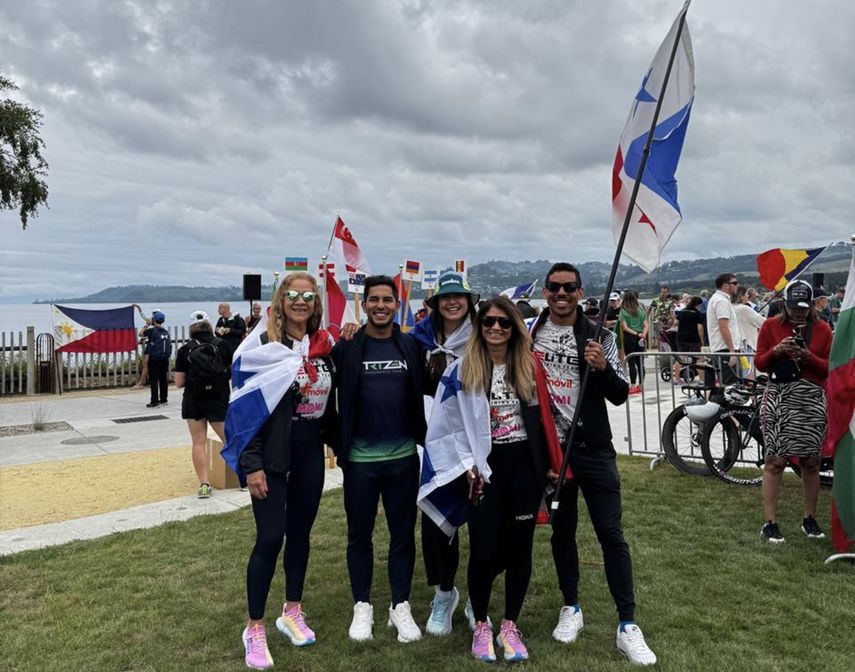 IRONMAN 70.3: Panameños participan en el Desfile de Banderas en Nueva Zelanda