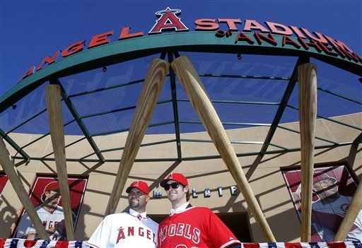 Pujols recibe gran bienvenida de aficionados de Angelinos