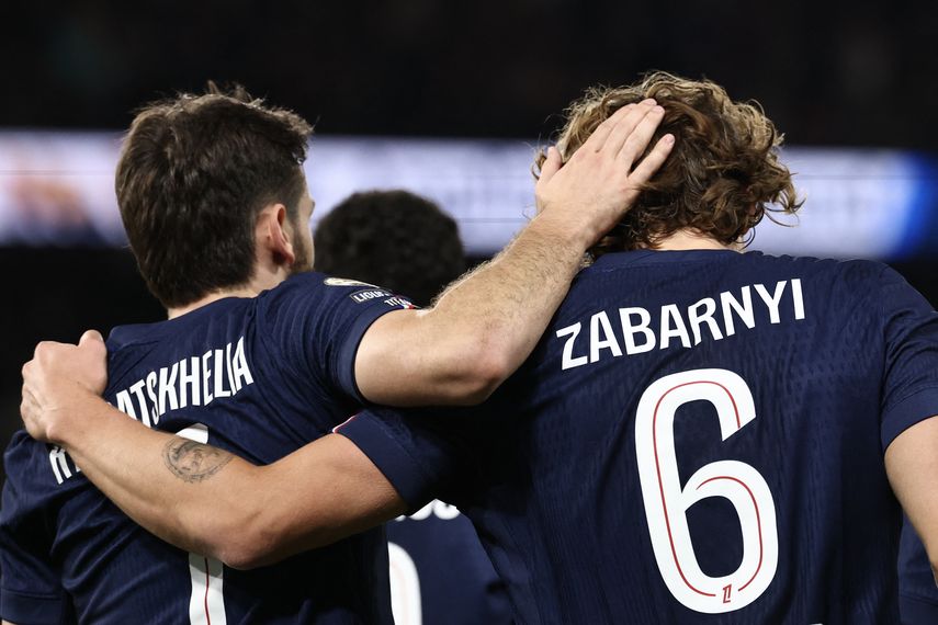 PSG vence al Auxerre y le quita el liderato al Mónaco