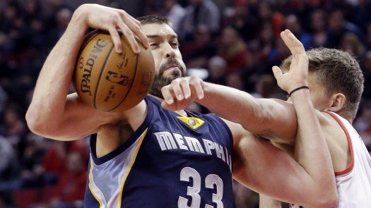 Grizzlies remontan y doblegan a Blazers