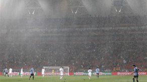 Mundial: Apuros para conservar cancha en Port Elizabeth