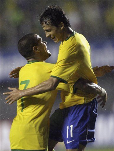 Mundial: Brasileños alegres por problemas de Argentina