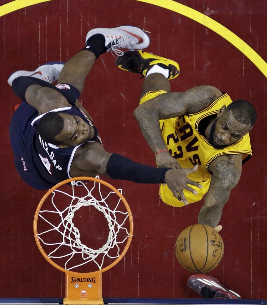 LeBron y Cavs buscan dar el último paso hacia la final