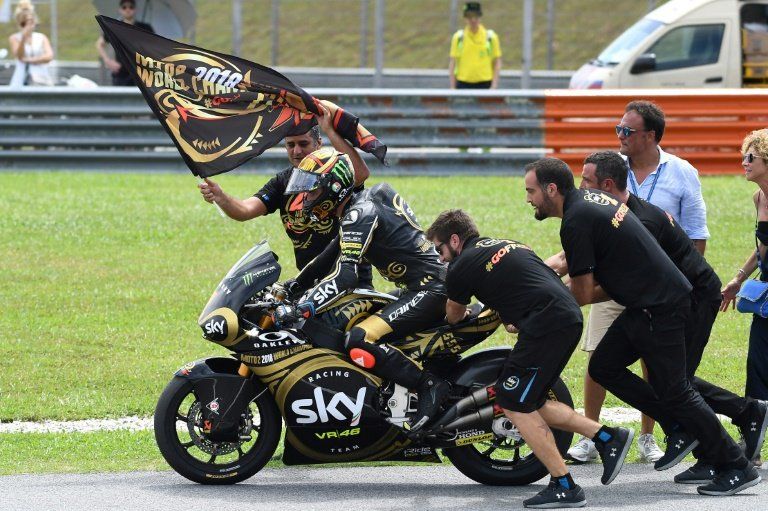 Francesco Bagnaia gana el mundial de Moto2 tras quedar tercero en Malasia