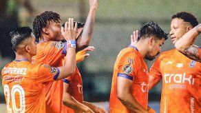 Deportivo La Guaira de los Panameños Jorge Gutiérrez y Richard Peralta clasifican a Libertadores