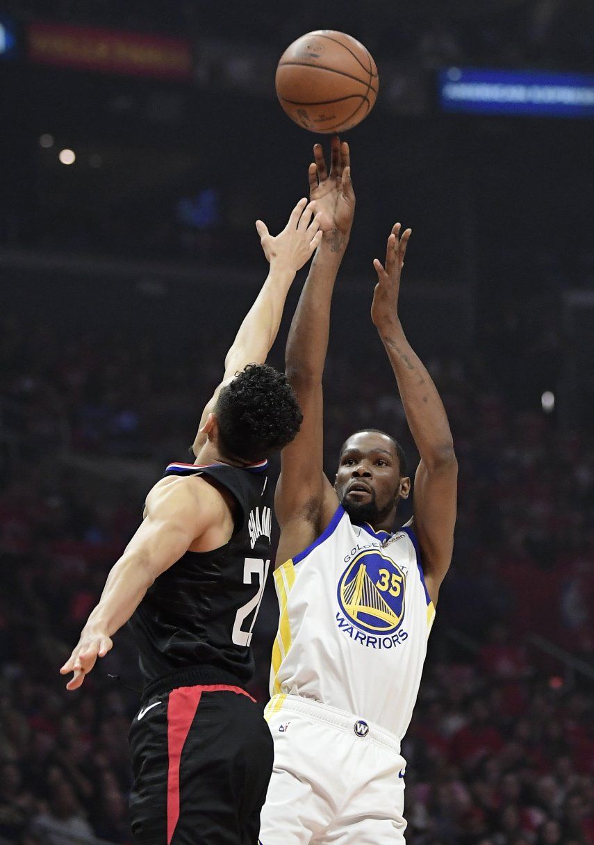 Durant y Curry dominan a Clippers en triunfo de Warriors