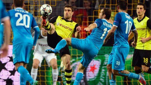 Manchester United y Borussia Dortmund completan lista de clasificados