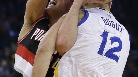 Curry, Thompson logran 15 triples juntos, anulan a Blazers