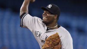 Pineda sigue indomable por los Yanquis fuera de casa