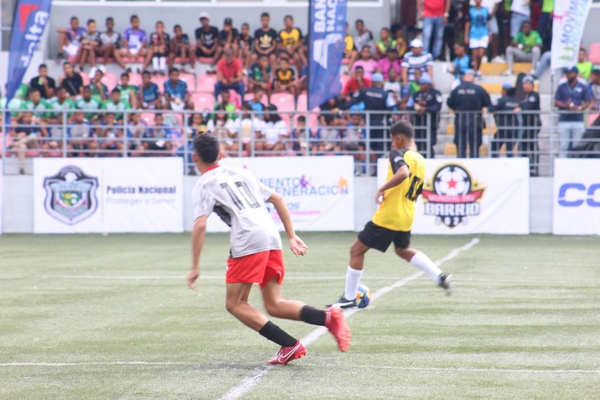 Mundial del Barrio 2023: Sinaí y Barraza impataron en el partido inaugural