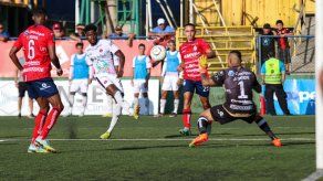 Freddy Góndola llega a 15 goles con la Liga Deportiva Alajuelense