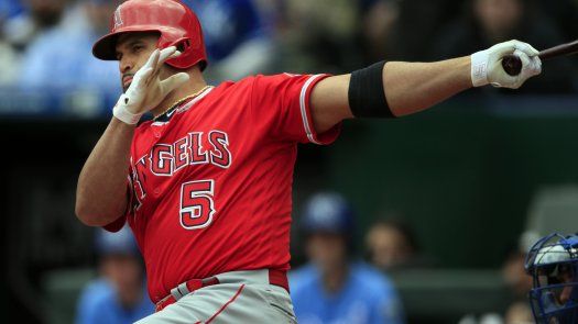 Pujols supera a Bonds en producidas, Angelinos gana a Reales