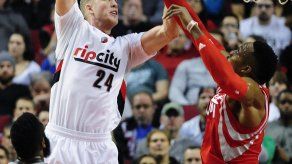 Lillard anota 31 y unos renacidos Blazers ganan a Rockets