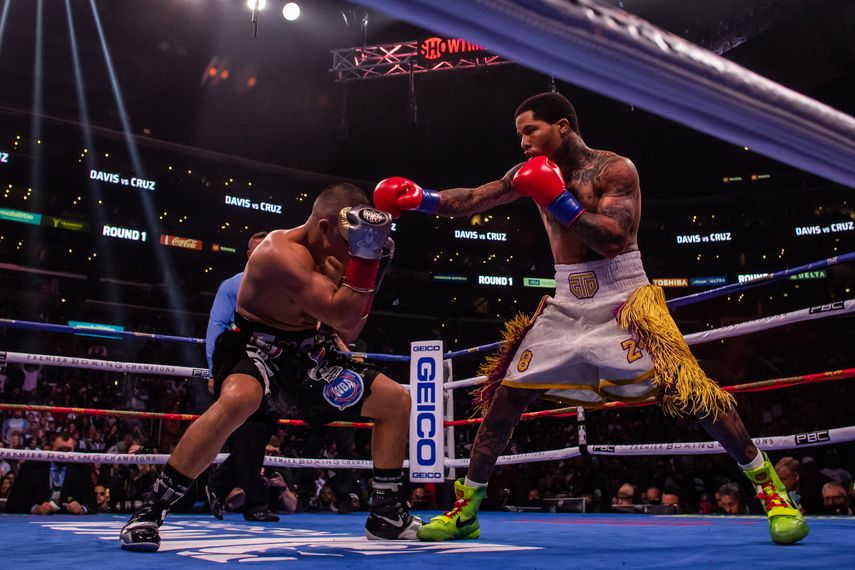 Gervonta Davis retuvo su campeonato ligero ante Pitbull Cruz