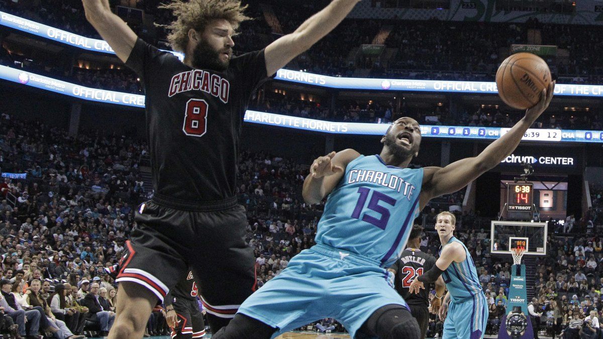 Batum logra triple-doble en triunfo de Hornets sobre Bulls