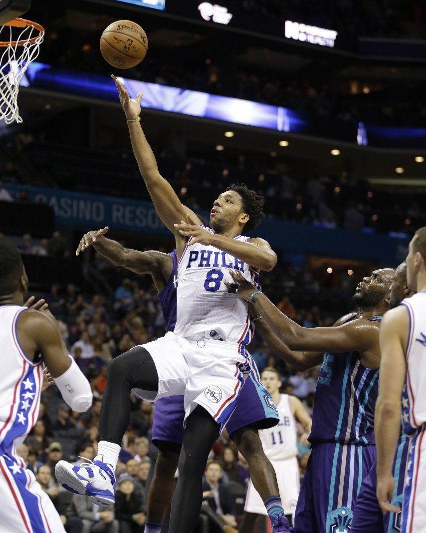 Jugador de 76ers avergonzado por trifulca en Boston
