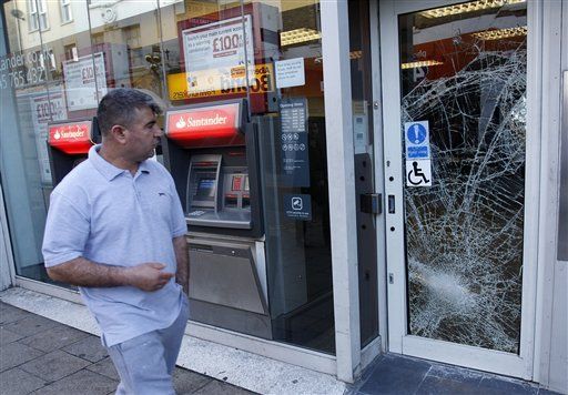 Disturbios en Londres afectan al fútbol inglés; cancelan partidos