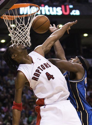 NBA: Wizards 100, Raptors 98; Butler lleva a triunfo a Wizards