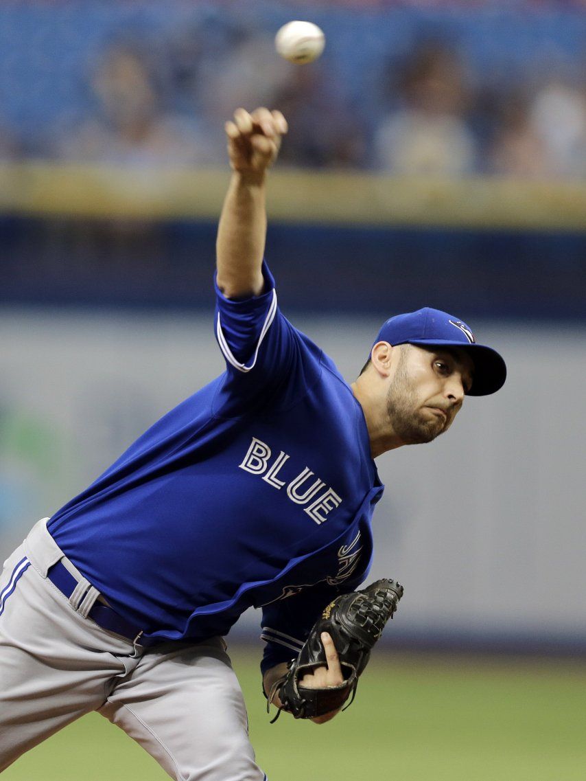 Estrada pierde juego perfecto en la 8va pero Azulejos ganan