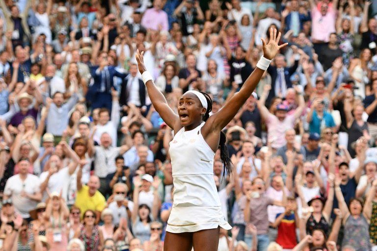 La joven Cori Gauff salva dos bolas de partido y sigue su aventura