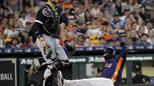 Keuchel y Altuve brillan, y Astros barre a Medias Blancas