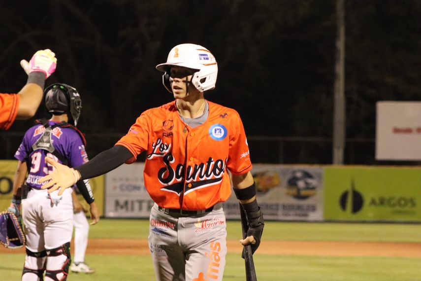 Béisbol Juvenil 2026: Los Santos ganó en casa y el Herrera-Este fue pospuesto