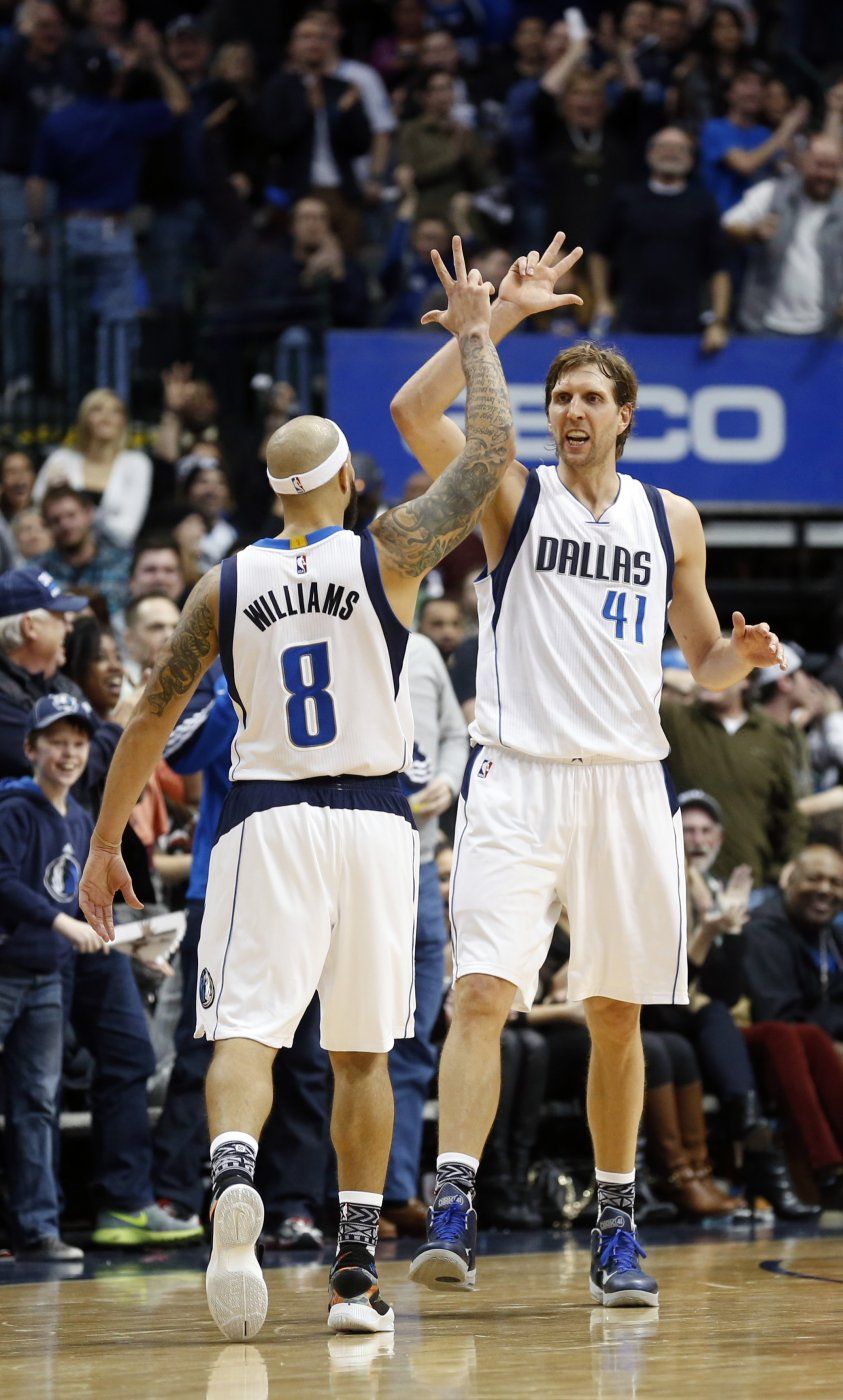 Mavs se imponen a Celtics en tiempo extra