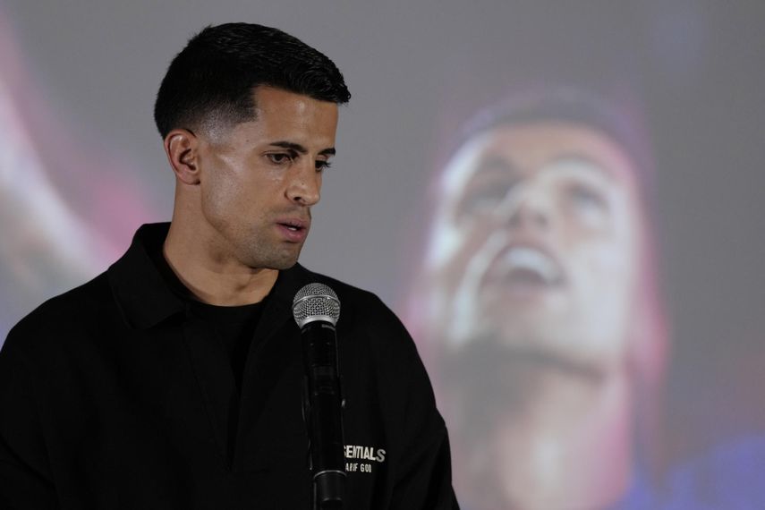 Joao Cancelo llegó a España para su inminente fichaje por el FC Barcelona