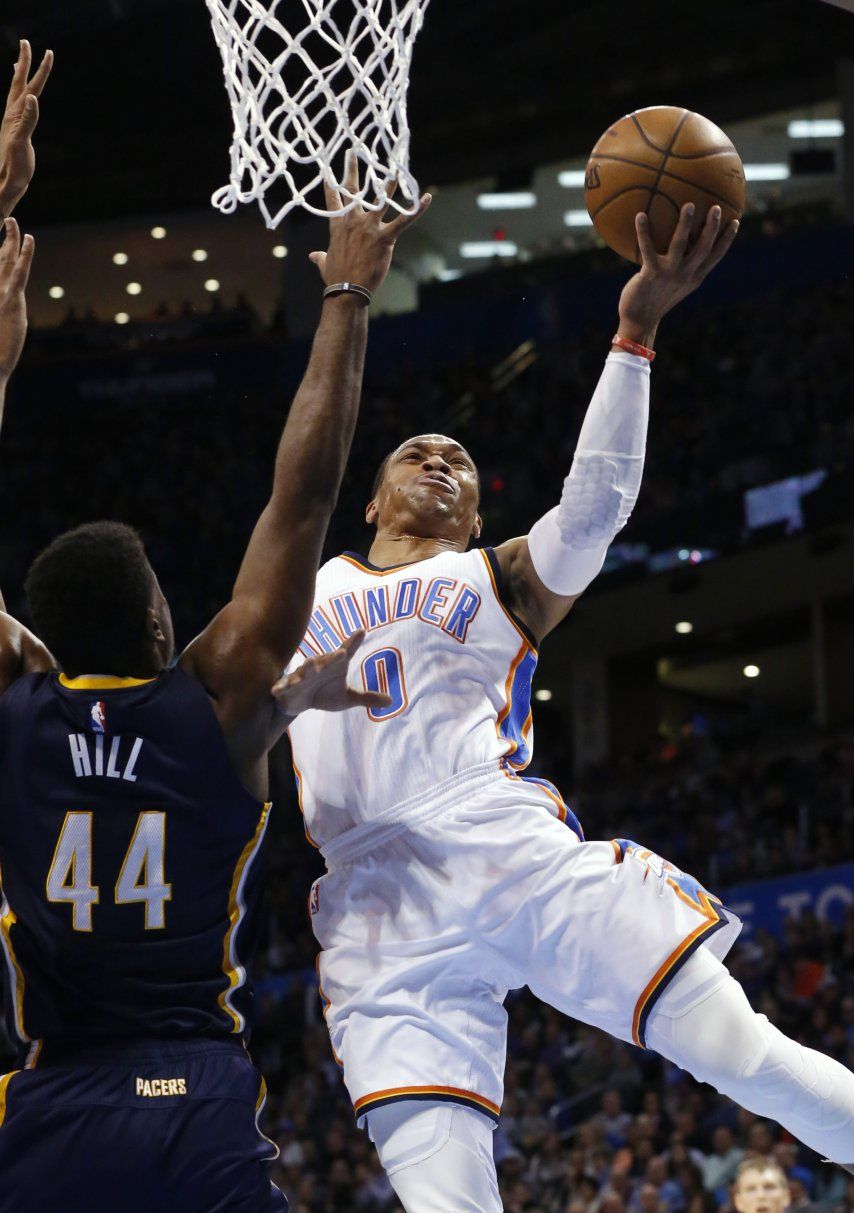 Con triple doble de Westbrook, Thunder vence a Pacers