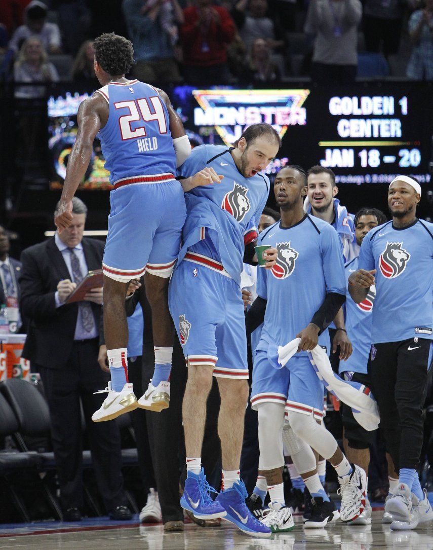 Kings remontan y se imponen a Pelicans