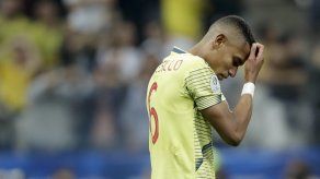 Colombianos vuelven tras eliminación y defienden a Tesillo