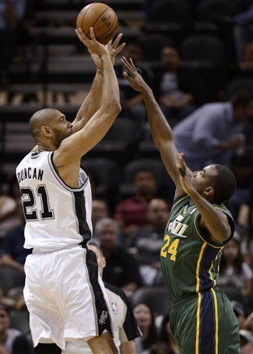 Parker regresa y los Spurs superan al Jazz