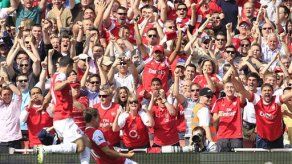 Kroenke reitera intención de comprar Arsenal sin deudas