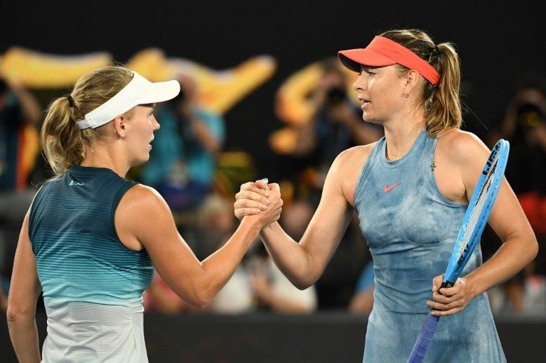 Sharapova elimina a la campeona Caroline Wozniacki en tercera ronda del Abierto de Australia