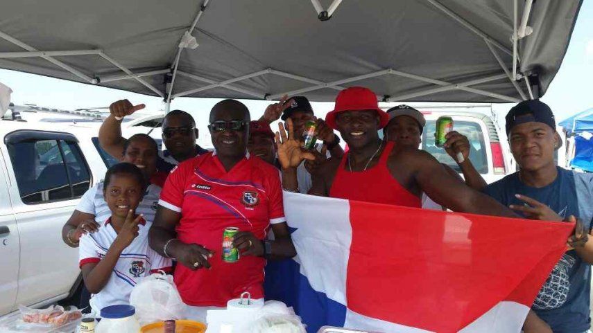 Fanáticos disfrutan del partido Panamá vs Trinidad & Tobago