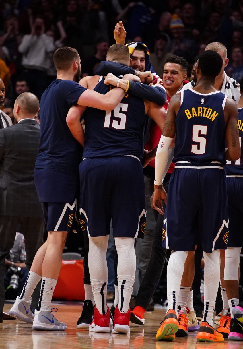 Jokic logra el enceste con el que Nuggets vencen a Kings