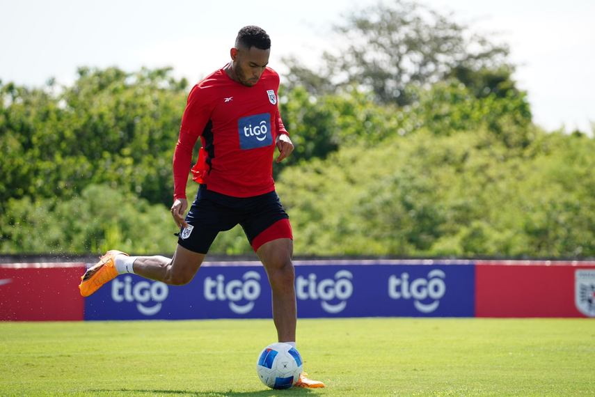 Thomas Christiansen informa por qué no convocó a Ismael Díaz