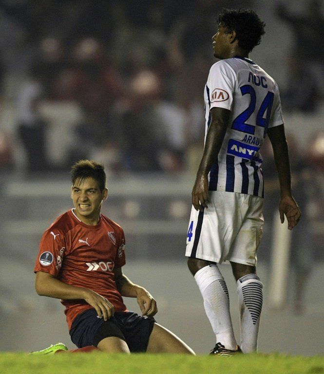 Cruzeiro debuta con buena cara en la Sudamericana, Independiente en problemas